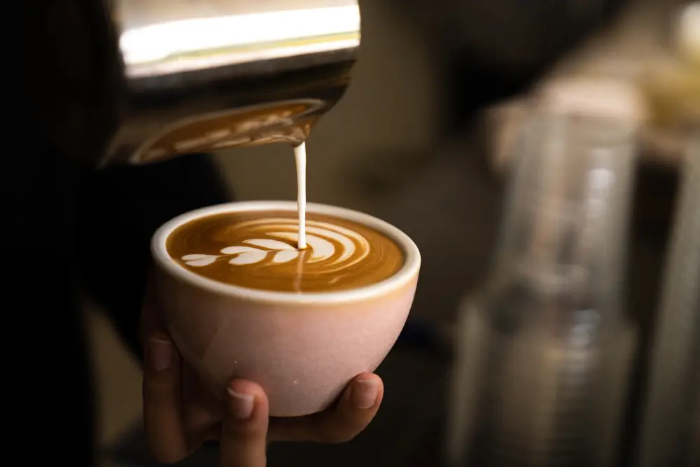 barista de arte latte