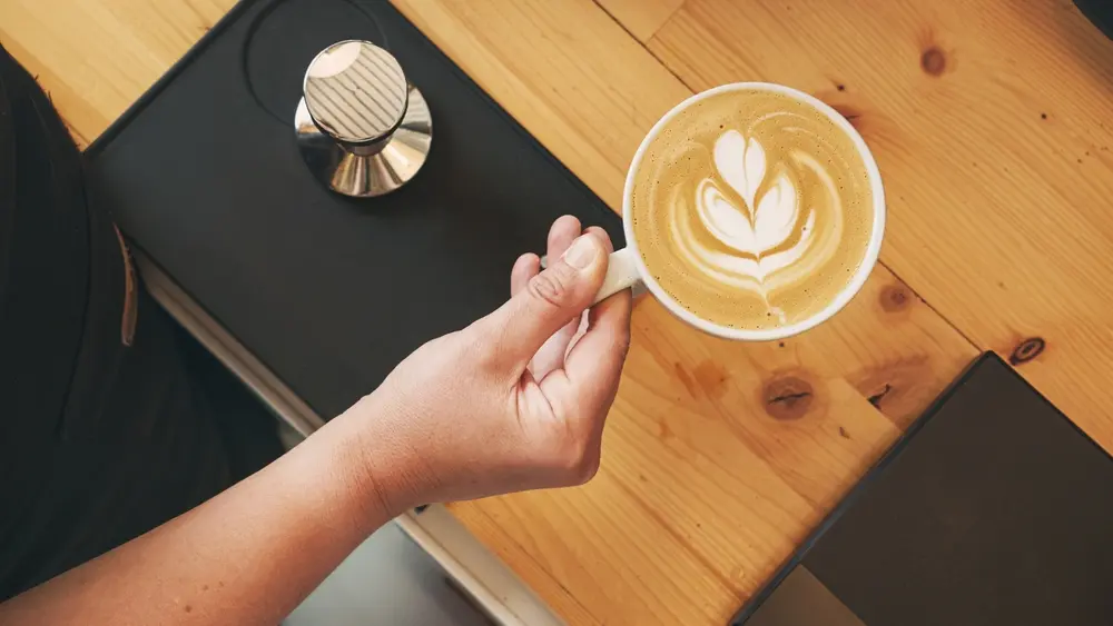 Técnicas de arte latte: tipos, diferencias y cómo practicarlas