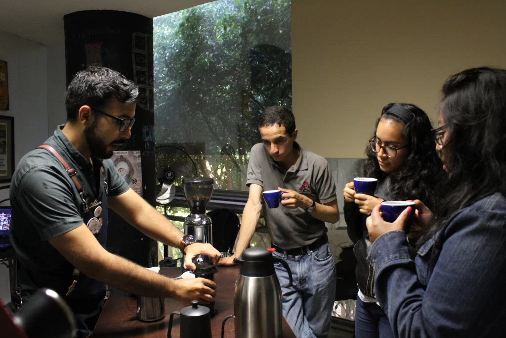 Certificaciones y cursos de barismo en EMCEBAR