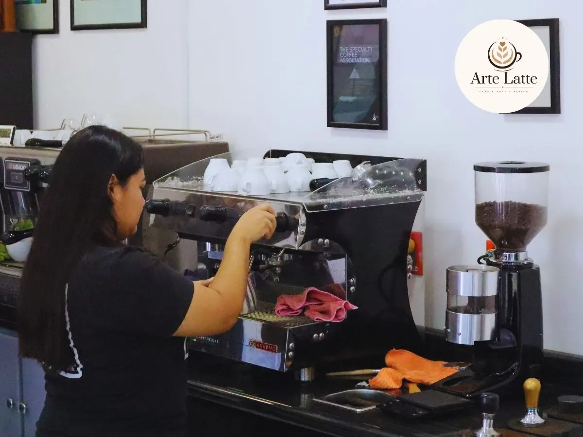 Curso presencial de café en CDMX para aprender barismo y preparación de bebidas
